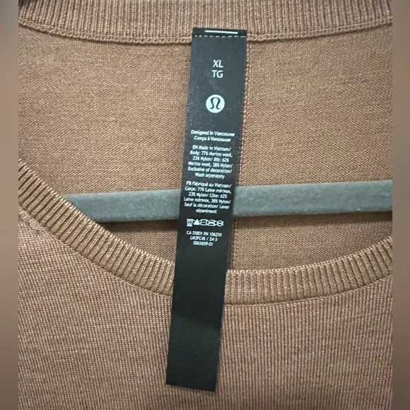 Lululemon gold men’s sweater size XL NWT - Picture 2 of 10
